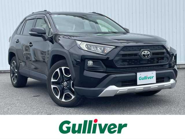 トヨタ ＲＡＶ４ アドベンチャー 滋賀県 2021(令3)年 2.6万km アティチュードブラックマイカ 純正ディスプレイオーディオ/(Bluetooth/AM/FM)/トヨタセーフティーセンス/・プリクラッシュセーフティ/・レーダークルーズコントロール/・レーンキープアシスト/・標識認識/・先行車発進告知/・オートハイビーム/LEDオートライト/フォグ/ブラインドスポットモニター/D席パワーシート/電動パーキング/ブレーキホールド/バックカメラ/ダウンヒルアシスト/前後ドライブレコーダー/ビルトインETC/フロアMT付きAT/電動格納ミラー/ドアバイザー/USB/HDMI