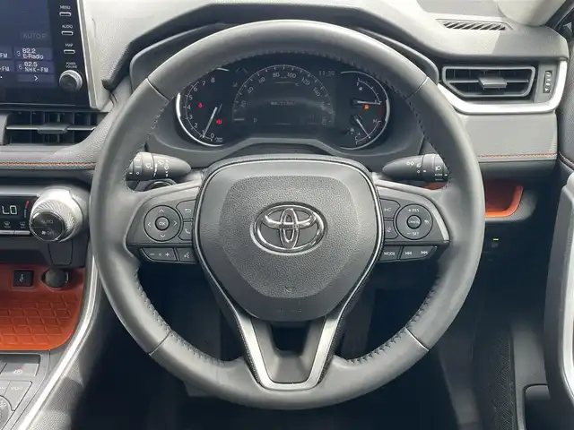 トヨタ ＲＡＶ４ アドベンチャー 滋賀県 2021(令3)年 2.6万km アティチュードブラックマイカ 純正ディスプレイオーディオ/(Bluetooth/AM/FM)/トヨタセーフティーセンス/・プリクラッシュセーフティ/・レーダークルーズコントロール/・レーンキープアシスト/・標識認識/・先行車発進告知/・オートハイビーム/LEDオートライト/フォグ/ブラインドスポットモニター/D席パワーシート/電動パーキング/ブレーキホールド/バックカメラ/ダウンヒルアシスト/前後ドライブレコーダー/ビルトインETC/フロアMT付きAT/電動格納ミラー/ドアバイザー/USB/HDMI