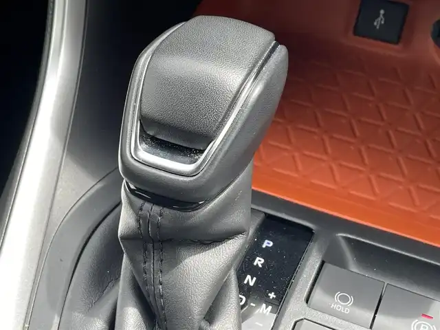 トヨタ ＲＡＶ４ アドベンチャー 滋賀県 2021(令3)年 2.6万km アティチュードブラックマイカ 純正ディスプレイオーディオ/(Bluetooth/AM/FM)/トヨタセーフティーセンス/・プリクラッシュセーフティ/・レーダークルーズコントロール/・レーンキープアシスト/・標識認識/・先行車発進告知/・オートハイビーム/LEDオートライト/フォグ/ブラインドスポットモニター/D席パワーシート/電動パーキング/ブレーキホールド/バックカメラ/ダウンヒルアシスト/前後ドライブレコーダー/ビルトインETC/フロアMT付きAT/電動格納ミラー/ドアバイザー/USB/HDMI