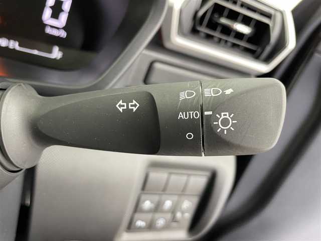 トヨタ ライズ G 富山県 2022(令4)年 1万km ブラックマイカメタリック 純正9型ディスプレイオーディオ/（AM/FM/BT/USB/HDMI/フルセグ）/バックカメラ/ETC/ブラインドスポットモニター/衝突被害軽減システム/コーナーセンサー/横滑り防止装置/アイドリングストップ/純正アルミホイール/純正フロアマット/オートLEDライト/ステアリングスイッチ/電動格納ミラー/スマートキー