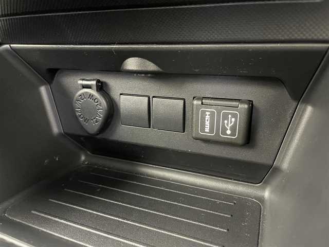 トヨタ ライズ G 富山県 2022(令4)年 1万km ブラックマイカメタリック 純正9型ディスプレイオーディオ/（AM/FM/BT/USB/HDMI/フルセグ）/バックカメラ/ETC/ブラインドスポットモニター/衝突被害軽減システム/コーナーセンサー/横滑り防止装置/アイドリングストップ/純正アルミホイール/純正フロアマット/オートLEDライト/ステアリングスイッチ/電動格納ミラー/スマートキー