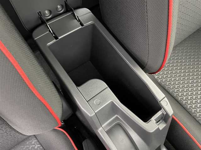 トヨタ ライズ G 富山県 2022(令4)年 1万km ブラックマイカメタリック 純正9型ディスプレイオーディオ/（AM/FM/BT/USB/HDMI/フルセグ）/バックカメラ/ETC/ブラインドスポットモニター/衝突被害軽減システム/コーナーセンサー/横滑り防止装置/アイドリングストップ/純正アルミホイール/純正フロアマット/オートLEDライト/ステアリングスイッチ/電動格納ミラー/スマートキー