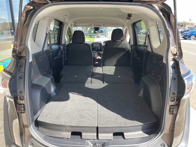 トヨタ シエンタ ファンベースX 愛知県 2019(令1)年 2.9万km ヴィンテージブラウンパールクリスタルシャイン SDナビ/バックカメラ/片側パワースライド/オートマチックハイビーム/ETC/衝突軽減システム/フルセグ/CD DVD/Bluetooth/ステアリングスイッチ/スマートキー/プッシュスタート