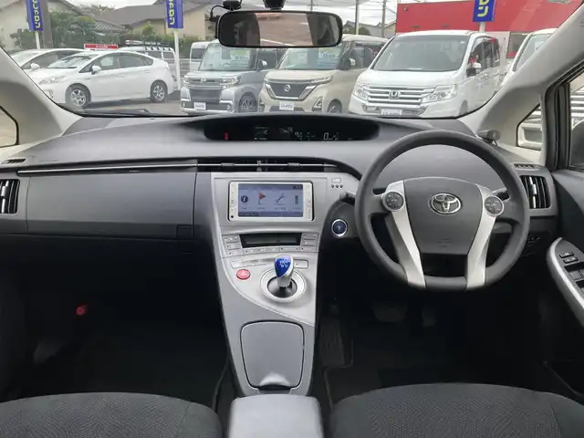 トヨタ プリウス L 静岡県 2013(平25)年 8.5万km スーパーホワイトⅡ (株)IDOMが運営する【じしゃロン焼津店】の自社ローン専用車両になります。こちらは現金またはオートローンご利用時の価格です。自社ローンご希望の方は別途その旨お申付け下さい /純正メモリナビ/（ワンセグＴＶ/Ｂｌｕｅｔｏｏｔｈ接続/ＣＤ/ミュージックサーバー）/バックカメラ/ＥＴＣ/プッシュスタート/オートライト