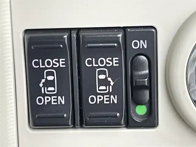 ダイハツ ムーヴ キャンバス G メイクアップ VS SAⅢ 千葉県 2022(令4)年 3.5万km パールホワイトⅢ/ナチュラルベージュマイカメタリック 2トーン 禁煙車/スマートアシストIII/・衝突回避支援ブレーキ/・オートハイビーム/・前後誤発進抑制機能/・先行車発進お知らせ機能/・車線はみ出し警報/・エマージェンシーストップシグナル/両側パワースライドドア/純正7インチナビ/CD/DVD/Bluetooth/フルセグ/アラウンドビューモニター/LEDオートライト/オートハイビーム/シートヒーター/アイドリングストップ/USBポート/プッシュスタート/スマートキー