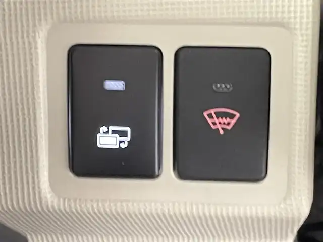 ダイハツ ムーヴ キャンバス G メイクアップ VS SAⅢ 千葉県 2022(令4)年 3.5万km パールホワイトⅢ/ナチュラルベージュマイカメタリック 2トーン 禁煙車/スマートアシストIII/・衝突回避支援ブレーキ/・オートハイビーム/・前後誤発進抑制機能/・先行車発進お知らせ機能/・車線はみ出し警報/・エマージェンシーストップシグナル/両側パワースライドドア/純正7インチナビ/CD/DVD/Bluetooth/フルセグ/アラウンドビューモニター/LEDオートライト/オートハイビーム/シートヒーター/アイドリングストップ/USBポート/プッシュスタート/スマートキー