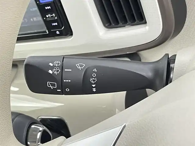 ダイハツ ムーヴ キャンバス G メイクアップ VS SAⅢ 千葉県 2022(令4)年 3.5万km パールホワイトⅢ/ナチュラルベージュマイカメタリック 2トーン 禁煙車/スマートアシストIII/・衝突回避支援ブレーキ/・オートハイビーム/・前後誤発進抑制機能/・先行車発進お知らせ機能/・車線はみ出し警報/・エマージェンシーストップシグナル/両側パワースライドドア/純正7インチナビ/CD/DVD/Bluetooth/フルセグ/アラウンドビューモニター/LEDオートライト/オートハイビーム/シートヒーター/アイドリングストップ/USBポート/プッシュスタート/スマートキー