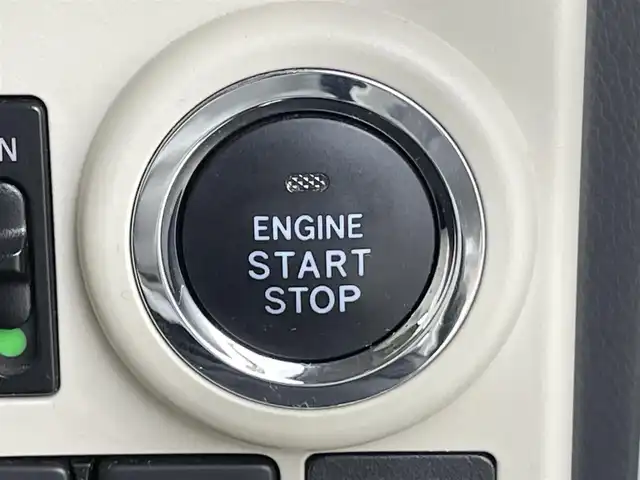 ダイハツ ムーヴ キャンバス G メイクアップ VS SAⅢ 千葉県 2022(令4)年 3.5万km パールホワイトⅢ/ナチュラルベージュマイカメタリック 2トーン 禁煙車/スマートアシストIII/・衝突回避支援ブレーキ/・オートハイビーム/・前後誤発進抑制機能/・先行車発進お知らせ機能/・車線はみ出し警報/・エマージェンシーストップシグナル/両側パワースライドドア/純正7インチナビ/CD/DVD/Bluetooth/フルセグ/アラウンドビューモニター/LEDオートライト/オートハイビーム/シートヒーター/アイドリングストップ/USBポート/プッシュスタート/スマートキー