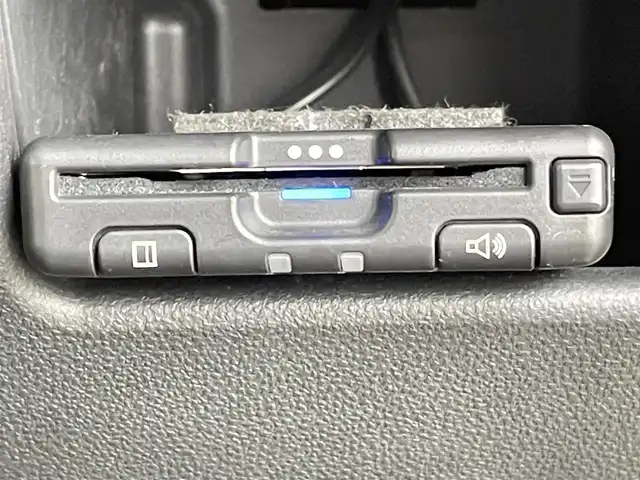 ダイハツ ムーヴ キャンバス G メイクアップ VS SAⅢ 千葉県 2022(令4)年 3.5万km パールホワイトⅢ/ナチュラルベージュマイカメタリック 2トーン 禁煙車/スマートアシストIII/・衝突回避支援ブレーキ/・オートハイビーム/・前後誤発進抑制機能/・先行車発進お知らせ機能/・車線はみ出し警報/・エマージェンシーストップシグナル/両側パワースライドドア/純正7インチナビ/CD/DVD/Bluetooth/フルセグ/アラウンドビューモニター/LEDオートライト/オートハイビーム/シートヒーター/アイドリングストップ/USBポート/プッシュスタート/スマートキー