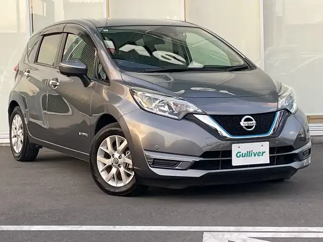 日産 ノート e－パワー X 神奈川県 2019(令1)年 1.8万km ダークメタルグレー 純正ＳＤナビ　Bluetooth/iPod/CD/DVD　/フルセグＴＶ　/全方位カメラ　/ＥＴＣ　/前後ドライブレコーダー　/前後コーナーセンサー　/SUPER CAT(SCRX-R203)レーダー　/純正アルミホイール　/純正フロアマット　/スマートキー　/衝突被害軽減システム