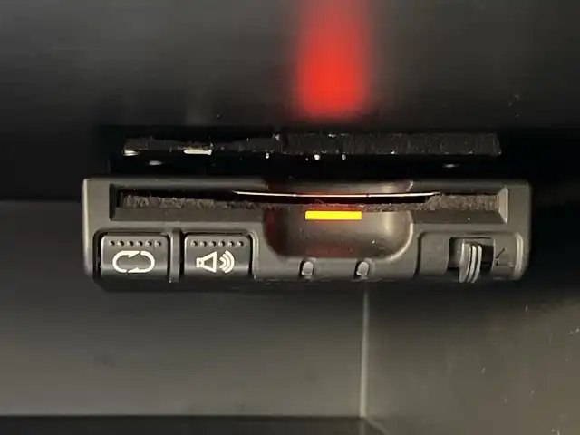 日産 ノート e－パワー X 神奈川県 2019(令1)年 1.8万km ダークメタルグレー 純正ＳＤナビ　Bluetooth/iPod/CD/DVD　/フルセグＴＶ　/全方位カメラ　/ＥＴＣ　/前後ドライブレコーダー　/前後コーナーセンサー　/SUPER CAT(SCRX-R203)レーダー　/純正アルミホイール　/純正フロアマット　/スマートキー　/衝突被害軽減システム