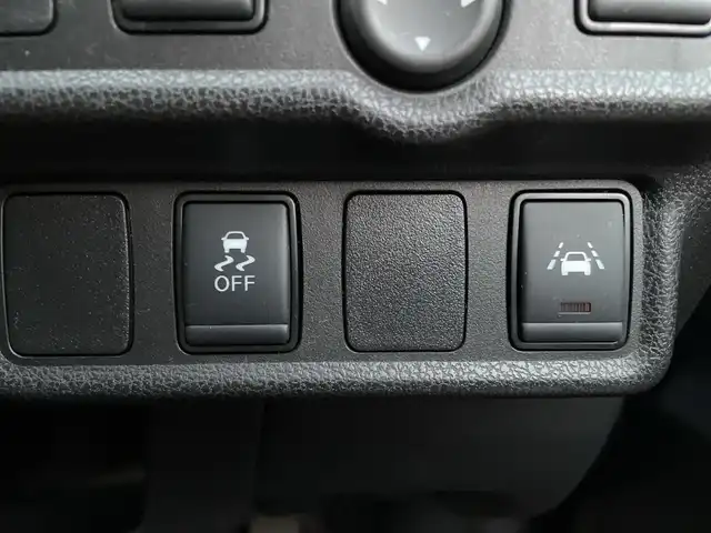 日産 ノート e－パワー X 神奈川県 2019(令1)年 1.8万km ダークメタルグレー 純正ＳＤナビ　Bluetooth/iPod/CD/DVD　/フルセグＴＶ　/全方位カメラ　/ＥＴＣ　/前後ドライブレコーダー　/前後コーナーセンサー　/SUPER CAT(SCRX-R203)レーダー　/純正アルミホイール　/純正フロアマット　/スマートキー　/衝突被害軽減システム