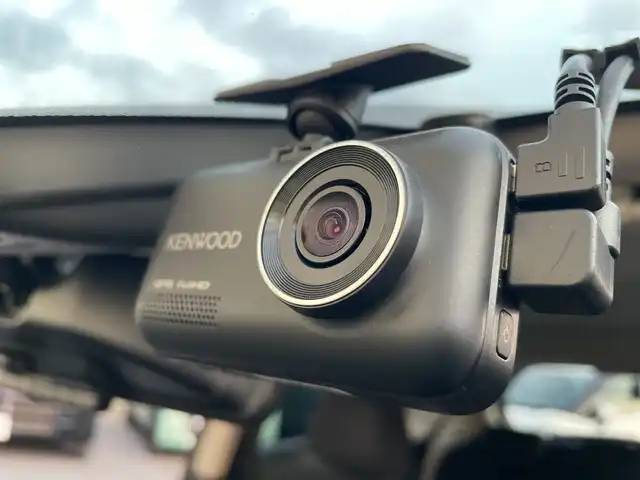 日産 ノート e－パワー X 神奈川県 2019(令1)年 1.8万km ダークメタルグレー 純正ＳＤナビ　Bluetooth/iPod/CD/DVD　/フルセグＴＶ　/全方位カメラ　/ＥＴＣ　/前後ドライブレコーダー　/前後コーナーセンサー　/SUPER CAT(SCRX-R203)レーダー　/純正アルミホイール　/純正フロアマット　/スマートキー　/衝突被害軽減システム