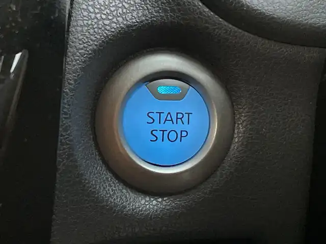 日産 ノート e－パワー X 神奈川県 2019(令1)年 1.8万km ダークメタルグレー 純正ＳＤナビ　Bluetooth/iPod/CD/DVD　/フルセグＴＶ　/全方位カメラ　/ＥＴＣ　/前後ドライブレコーダー　/前後コーナーセンサー　/SUPER CAT(SCRX-R203)レーダー　/純正アルミホイール　/純正フロアマット　/スマートキー　/衝突被害軽減システム