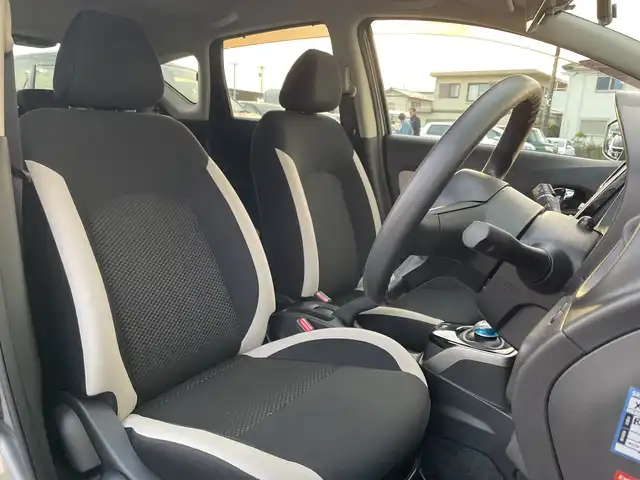 日産 ノート e－パワー X 神奈川県 2019(令1)年 1.8万km ダークメタルグレー 純正ＳＤナビ　Bluetooth/iPod/CD/DVD　/フルセグＴＶ　/全方位カメラ　/ＥＴＣ　/前後ドライブレコーダー　/前後コーナーセンサー　/SUPER CAT(SCRX-R203)レーダー　/純正アルミホイール　/純正フロアマット　/スマートキー　/衝突被害軽減システム