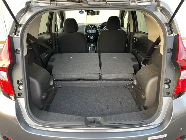 日産 ノート e－パワー X 神奈川県 2019(令1)年 1.8万km ダークメタルグレー 純正ＳＤナビ　Bluetooth/iPod/CD/DVD　/フルセグＴＶ　/全方位カメラ　/ＥＴＣ　/前後ドライブレコーダー　/前後コーナーセンサー　/SUPER CAT(SCRX-R203)レーダー　/純正アルミホイール　/純正フロアマット　/スマートキー　/衝突被害軽減システム