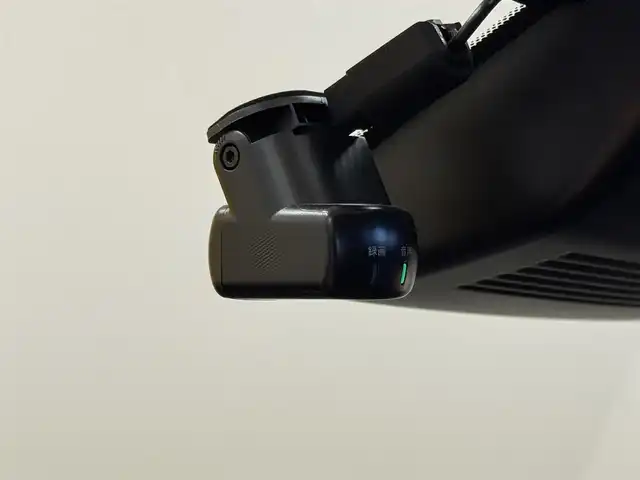 日産 オーラ G レザーエディション 群馬県 2022(令4)年 7.1万km ガーネットレッド/スーパーブラック 2トーン 安全性能/・プロパイロット/・エマージェンシーブレーキ/・車線逸脱防止支援/・ブラインドスポットモニター/・速度標識表示/・駐車支援/純正9インチメモリナビ/　　フルセグ/Bluetooth/    USB/HDMI/FM/AM/    AppleCarPlay/AndroidAuto/BOSEサウンド/アラウンドビューモニター/デジタルインナーミラー/オートLEDヘッドライト/フォグランプ/黒革シート/前席シートヒーター/ステアリングヒーター/置くだけ充電/スマートキー2本/純正フロアマット/純正17AW/前後ドライブレコーダー/ビルドインETC2.0