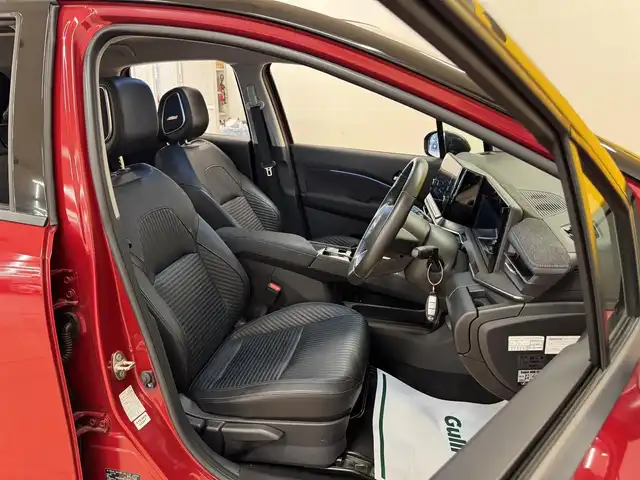 日産 オーラ G レザーエディション 群馬県 2022(令4)年 7.1万km ガーネットレッド/スーパーブラック 2トーン 安全性能/・プロパイロット/・エマージェンシーブレーキ/・車線逸脱防止支援/・ブラインドスポットモニター/・速度標識表示/・駐車支援/純正9インチメモリナビ/　　フルセグ/Bluetooth/    USB/HDMI/FM/AM/    AppleCarPlay/AndroidAuto/BOSEサウンド/アラウンドビューモニター/デジタルインナーミラー/オートLEDヘッドライト/フォグランプ/黒革シート/前席シートヒーター/ステアリングヒーター/置くだけ充電/スマートキー2本/純正フロアマット/純正17AW/前後ドライブレコーダー/ビルドインETC2.0