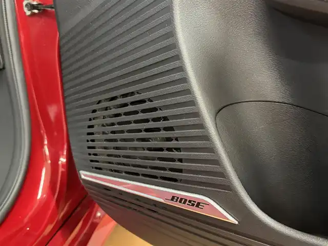 日産 オーラ G レザーエディション 群馬県 2022(令4)年 7.1万km ガーネットレッド/スーパーブラック 2トーン 安全性能/・プロパイロット/・エマージェンシーブレーキ/・車線逸脱防止支援/・ブラインドスポットモニター/・速度標識表示/・駐車支援/純正9インチメモリナビ/　　フルセグ/Bluetooth/    USB/HDMI/FM/AM/    AppleCarPlay/AndroidAuto/BOSEサウンド/アラウンドビューモニター/デジタルインナーミラー/オートLEDヘッドライト/フォグランプ/黒革シート/前席シートヒーター/ステアリングヒーター/置くだけ充電/スマートキー2本/純正フロアマット/純正17AW/前後ドライブレコーダー/ビルドインETC2.0