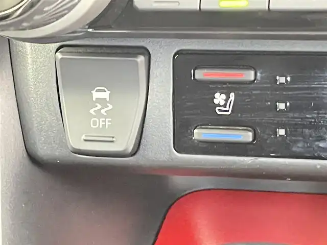 トヨタ ＲＡＶ４ アドベンチャー オフロードPKG 千葉県 2022(令4)年 4万km グレーメタリック 禁煙車　/JAOSエアロ/純正９型ディスプレイオーディオ（ナビ機能あり）/AM＆FM＆Bluetooth＆フルセグTV　/トヨタセーフティセンス/レーダークルーズコントロール/ブラインドスポットモニター　/衝突軽減ブレーキ　/オートハイビーム　/電子インナーミラー　/シートヒーター　/シートベンチレーション/ダウンヒルアシストコントロール/ビルトインＥＴＣ/運転席パワーシート（メモリー機能付）/レザーシート/電動トランク/LEDヘッドライト（オートライト付き）/ステアリングヒーター/バックカメラ/アイドリングストップ/ウィンカーミラー/純正ドアバイザー/プッシュスタート/純正フロアマット