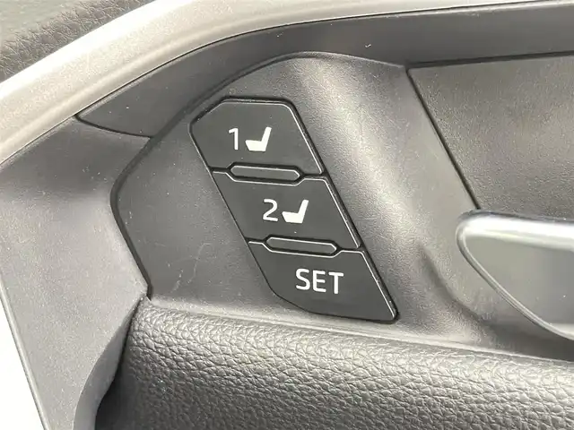 トヨタ ＲＡＶ４ アドベンチャー オフロードPKG 千葉県 2022(令4)年 4万km グレーメタリック 禁煙車　/JAOSエアロ/純正９型ディスプレイオーディオ（ナビ機能あり）/AM＆FM＆Bluetooth＆フルセグTV　/トヨタセーフティセンス/レーダークルーズコントロール/ブラインドスポットモニター　/衝突軽減ブレーキ　/オートハイビーム　/電子インナーミラー　/シートヒーター　/シートベンチレーション/ダウンヒルアシストコントロール/ビルトインＥＴＣ/運転席パワーシート（メモリー機能付）/レザーシート/電動トランク/LEDヘッドライト（オートライト付き）/ステアリングヒーター/バックカメラ/アイドリングストップ/ウィンカーミラー/純正ドアバイザー/プッシュスタート/純正フロアマット