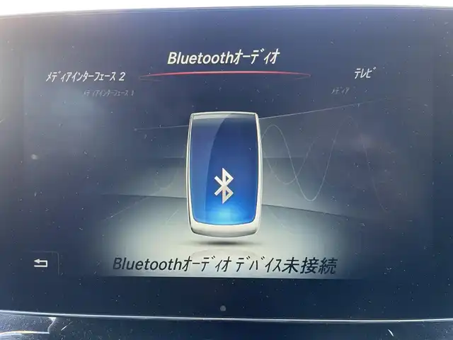 メルセデス・ベンツ ＧＬＣ２００ 東京都 2018(平30)年 1.2万km ブリリアントブルーM ターボ/純正HDDナビ/　(フルセグTV/Bluetooth/USB)/COMANDシステム/・8.4インチワイドディスプレイ/・COMANDコントローラー/タッチパッド/・音声認識機能/全方位モニター/ビルトインETC/前後ドライブレコーダー/前席パワーシート/前席シートヒーター/パワーバックドア/レーダーセーフティーパッケージ/・アクティブディスタンスアシストディストロニック(全自動再発進機能付)/・アクティブステアリングアシスト/・アクティブレーンチェンジングアシスト/・アクティブブレーキアシスト(歩行者/飛び出し検知機能付)/・PRE-SAFE/・緊急回避補助システム/・渋滞時緊急ブレーキ機能/・アクティブブラインドスポットアシスト/・アクティブレーンキーピングアシスト/・リアCPA(被害軽減ブレーキ付後方衝突警告システム)/・トラフィックサインアシスト/横滑り防止機能/スマートキー/パドルシフト/シルバールーフレール/純正18インチアルミホイール/オートライト/純正LEDヘッドライト/カーテンエアバッグ/スペアキー1本/保証書/取扱説明書