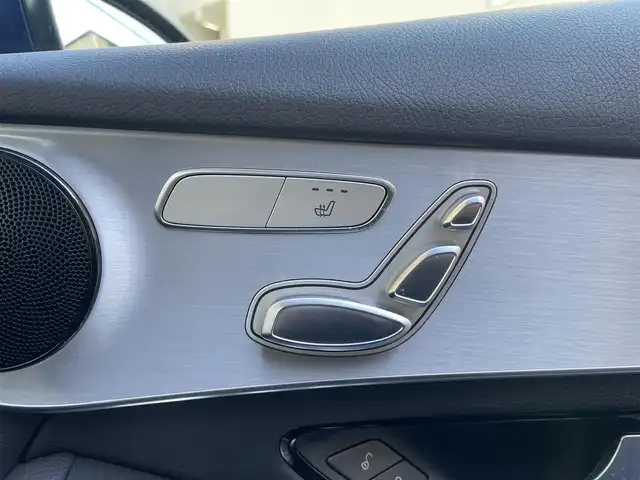 メルセデス・ベンツ ＧＬＣ２００ 東京都 2018(平30)年 1.2万km ブリリアントブルーM ターボ/純正HDDナビ/　(フルセグTV/Bluetooth/USB)/COMANDシステム/・8.4インチワイドディスプレイ/・COMANDコントローラー/タッチパッド/・音声認識機能/全方位モニター/ビルトインETC/前後ドライブレコーダー/前席パワーシート/前席シートヒーター/パワーバックドア/レーダーセーフティーパッケージ/・アクティブディスタンスアシストディストロニック(全自動再発進機能付)/・アクティブステアリングアシスト/・アクティブレーンチェンジングアシスト/・アクティブブレーキアシスト(歩行者/飛び出し検知機能付)/・PRE-SAFE/・緊急回避補助システム/・渋滞時緊急ブレーキ機能/・アクティブブラインドスポットアシスト/・アクティブレーンキーピングアシスト/・リアCPA(被害軽減ブレーキ付後方衝突警告システム)/・トラフィックサインアシスト/横滑り防止機能/スマートキー/パドルシフト/シルバールーフレール/純正18インチアルミホイール/オートライト/純正LEDヘッドライト/カーテンエアバッグ/スペアキー1本/保証書/取扱説明書