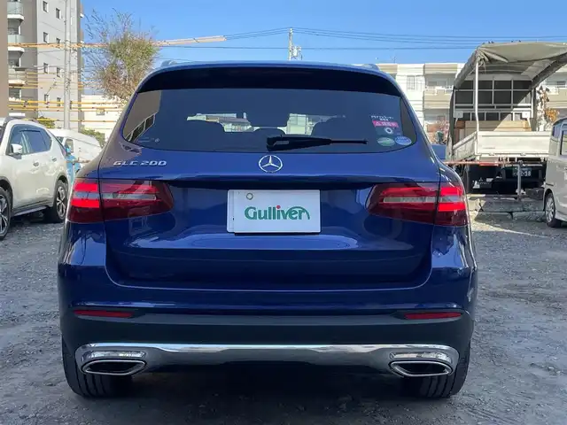 メルセデス・ベンツ ＧＬＣ２００ 東京都 2018(平30)年 1.2万km ブリリアントブルーM ターボ/純正HDDナビ/　(フルセグTV/Bluetooth/USB)/COMANDシステム/・8.4インチワイドディスプレイ/・COMANDコントローラー/タッチパッド/・音声認識機能/全方位モニター/ビルトインETC/前後ドライブレコーダー/前席パワーシート/前席シートヒーター/パワーバックドア/レーダーセーフティーパッケージ/・アクティブディスタンスアシストディストロニック(全自動再発進機能付)/・アクティブステアリングアシスト/・アクティブレーンチェンジングアシスト/・アクティブブレーキアシスト(歩行者/飛び出し検知機能付)/・PRE-SAFE/・緊急回避補助システム/・渋滞時緊急ブレーキ機能/・アクティブブラインドスポットアシスト/・アクティブレーンキーピングアシスト/・リアCPA(被害軽減ブレーキ付後方衝突警告システム)/・トラフィックサインアシスト/横滑り防止機能/スマートキー/パドルシフト/シルバールーフレール/純正18インチアルミホイール/オートライト/純正LEDヘッドライト/カーテンエアバッグ/スペアキー1本/保証書/取扱説明書