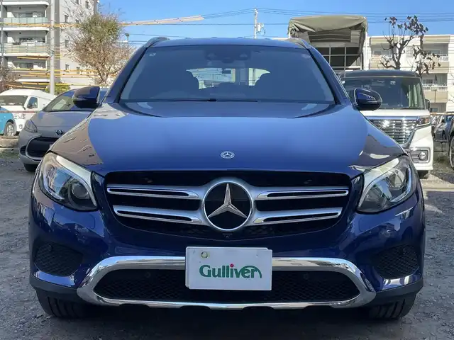 メルセデス・ベンツ ＧＬＣ２００ 東京都 2018(平30)年 1.2万km ブリリアントブルーM ターボ/純正HDDナビ/　(フルセグTV/Bluetooth/USB)/COMANDシステム/・8.4インチワイドディスプレイ/・COMANDコントローラー/タッチパッド/・音声認識機能/全方位モニター/ビルトインETC/前後ドライブレコーダー/前席パワーシート/前席シートヒーター/パワーバックドア/レーダーセーフティーパッケージ/・アクティブディスタンスアシストディストロニック(全自動再発進機能付)/・アクティブステアリングアシスト/・アクティブレーンチェンジングアシスト/・アクティブブレーキアシスト(歩行者/飛び出し検知機能付)/・PRE-SAFE/・緊急回避補助システム/・渋滞時緊急ブレーキ機能/・アクティブブラインドスポットアシスト/・アクティブレーンキーピングアシスト/・リアCPA(被害軽減ブレーキ付後方衝突警告システム)/・トラフィックサインアシスト/横滑り防止機能/スマートキー/パドルシフト/シルバールーフレール/純正18インチアルミホイール/オートライト/純正LEDヘッドライト/カーテンエアバッグ/スペアキー1本/保証書/取扱説明書