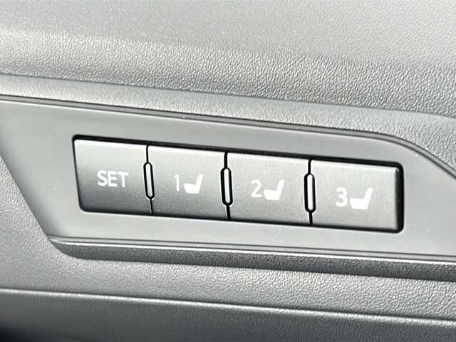 トヨタ ヴェルファイア Z Gエディション 岐阜県 2019(平31)年 3.4万km ホワイトパールクリスタルシャイン ワンオーナー/ALPINE11インチメモリーナビ/フルセグTV/DVD/CD/SD/USB/Bluetooth/ドライブレコーダー/HDMI/ビルトインETC/革シート/ALPINEフリップダウンモニター/シルクブレイズ　フロントスポイラー/パワーバックドア/電動シート/電動オットマン/シートメモリー/両側パワースライドドア/レーダークルーズコントロール/プッシュスタート/ステアリングヒーター/オートハイビーム/オートライト/オートエアコン/３列シート/後席サンシェード/クリアランスソナー/レーントレーシングアシスト/パーキングサポートブレーキ/プリクラッシュセーフティー/ECOMODE/ロードサインアシスト/NANOE/先行発進告知/BRAKEHOLD