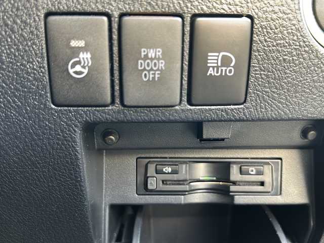 トヨタ ヴェルファイア Z Gエディション 岐阜県 2019(平31)年 3.4万km ホワイトパールクリスタルシャイン ワンオーナー/ALPINE11インチメモリーナビ/フルセグTV/DVD/CD/SD/USB/Bluetooth/ドライブレコーダー/HDMI/ビルトインETC/革シート/ALPINEフリップダウンモニター/シルクブレイズ　フロントスポイラー/パワーバックドア/電動シート/電動オットマン/シートメモリー/両側パワースライドドア/レーダークルーズコントロール/プッシュスタート/ステアリングヒーター/オートハイビーム/オートライト/オートエアコン/３列シート/後席サンシェード/クリアランスソナー/レーントレーシングアシスト/パーキングサポートブレーキ/プリクラッシュセーフティー/ECOMODE/ロードサインアシスト/NANOE/先行発進告知/BRAKEHOLD