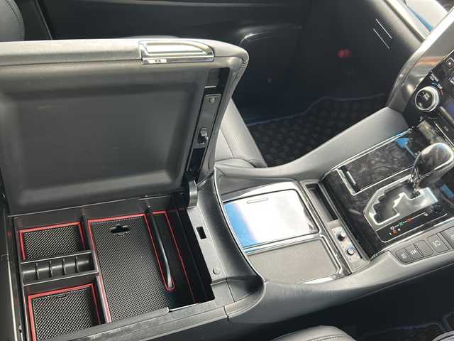 トヨタ ヴェルファイア Z Gエディション 岐阜県 2019(平31)年 3.4万km ホワイトパールクリスタルシャイン ワンオーナー/ALPINE11インチメモリーナビ/フルセグTV/DVD/CD/SD/USB/Bluetooth/ドライブレコーダー/HDMI/ビルトインETC/革シート/ALPINEフリップダウンモニター/シルクブレイズ　フロントスポイラー/パワーバックドア/電動シート/電動オットマン/シートメモリー/両側パワースライドドア/レーダークルーズコントロール/プッシュスタート/ステアリングヒーター/オートハイビーム/オートライト/オートエアコン/３列シート/後席サンシェード/クリアランスソナー/レーントレーシングアシスト/パーキングサポートブレーキ/プリクラッシュセーフティー/ECOMODE/ロードサインアシスト/NANOE/先行発進告知/BRAKEHOLD