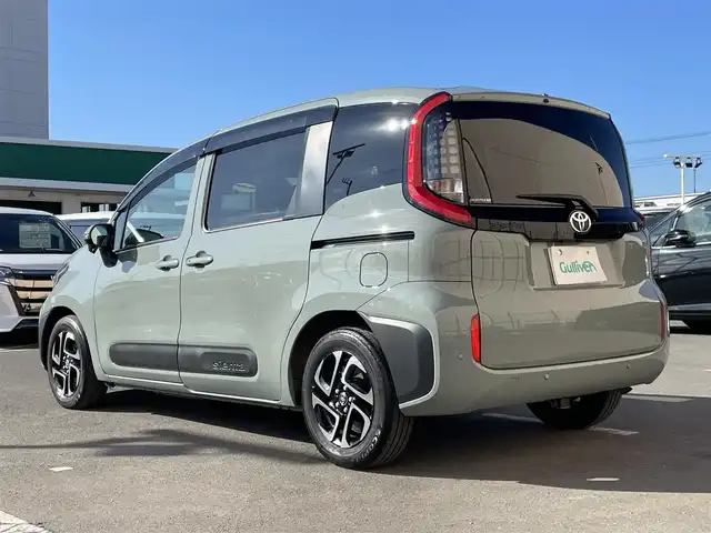 トヨタ シエンタ Z 東京都 2023(令5)年 2.3万km アーバンカーキ コンフォートパッケージ　/純正コネクトナビプラス　/ＴＶ・ＣＤ／ＤＶＤ・ＨＤＭＩ・Ｂｌｕｅｔｏｏｔｈ　/バックモニター　/天井サーキュレーター　/プリクラッシュセーフティ/ブラインドスポットモニター/レーンディパーチャーアラート/レーダークルーズコントロール/両側電動スライドドア　/ビルトインＥＴＣ2.0　/純正アルミホイール