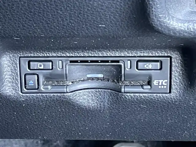 トヨタ シエンタ Z 東京都 2023(令5)年 2.3万km アーバンカーキ コンフォートパッケージ　/純正コネクトナビプラス　/ＴＶ・ＣＤ／ＤＶＤ・ＨＤＭＩ・Ｂｌｕｅｔｏｏｔｈ　/バックモニター　/天井サーキュレーター　/プリクラッシュセーフティ/ブラインドスポットモニター/レーンディパーチャーアラート/レーダークルーズコントロール/両側電動スライドドア　/ビルトインＥＴＣ2.0　/純正アルミホイール