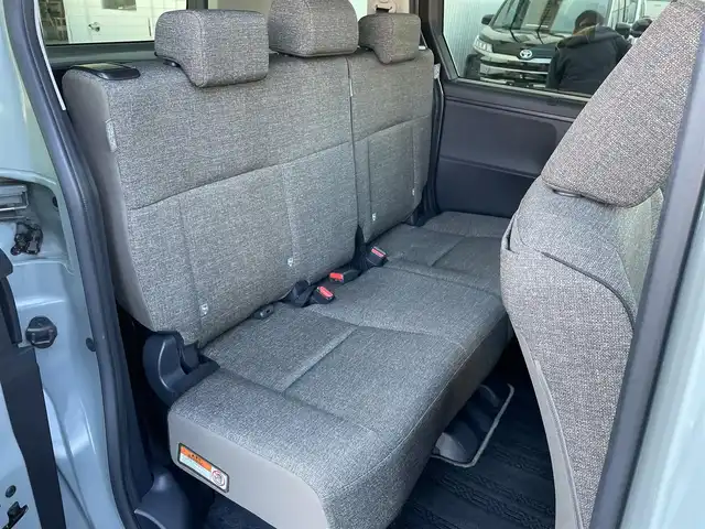 トヨタ シエンタ Z 東京都 2023(令5)年 2.3万km アーバンカーキ コンフォートパッケージ　/純正コネクトナビプラス　/ＴＶ・ＣＤ／ＤＶＤ・ＨＤＭＩ・Ｂｌｕｅｔｏｏｔｈ　/バックモニター　/天井サーキュレーター　/プリクラッシュセーフティ/ブラインドスポットモニター/レーンディパーチャーアラート/レーダークルーズコントロール/両側電動スライドドア　/ビルトインＥＴＣ2.0　/純正アルミホイール