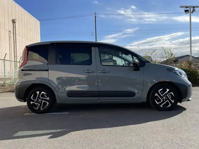 トヨタ シエンタ Z 東京都 2023(令5)年 2.3万km アーバンカーキ コンフォートパッケージ　/純正コネクトナビプラス　/ＴＶ・ＣＤ／ＤＶＤ・ＨＤＭＩ・Ｂｌｕｅｔｏｏｔｈ　/バックモニター　/天井サーキュレーター　/プリクラッシュセーフティ/ブラインドスポットモニター/レーンディパーチャーアラート/レーダークルーズコントロール/両側電動スライドドア　/ビルトインＥＴＣ2.0　/純正アルミホイール