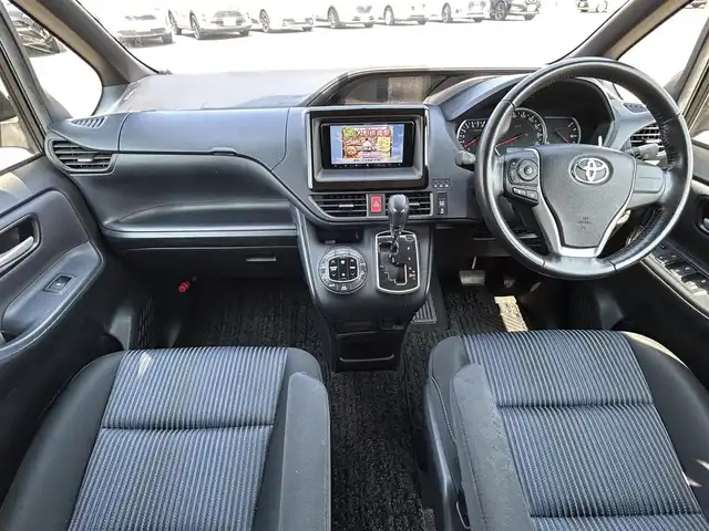 トヨタ ノア Si 岡山県 2014(平26)年 6.5万km ブラック 純正ナビ/フルセグTV、CD、DVD、Bluetooth、AM、FM/バックカメラ/ビルトインETC/両側パワースライドドア/スマートキー/プッシュスタート