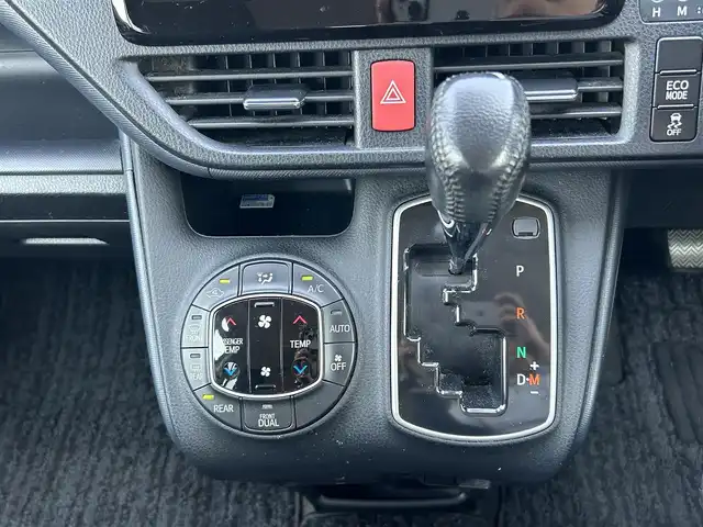 トヨタ ノア Si 岡山県 2014(平26)年 6.5万km ブラック 純正ナビ/フルセグTV、CD、DVD、Bluetooth、AM、FM/バックカメラ/ビルトインETC/両側パワースライドドア/スマートキー/プッシュスタート