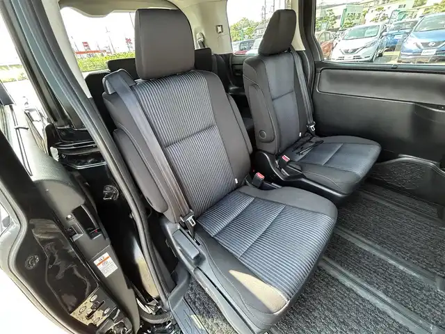トヨタ ノア Si 岡山県 2014(平26)年 6.5万km ブラック 純正ナビ/フルセグTV、CD、DVD、Bluetooth、AM、FM/バックカメラ/ビルトインETC/両側パワースライドドア/スマートキー/プッシュスタート