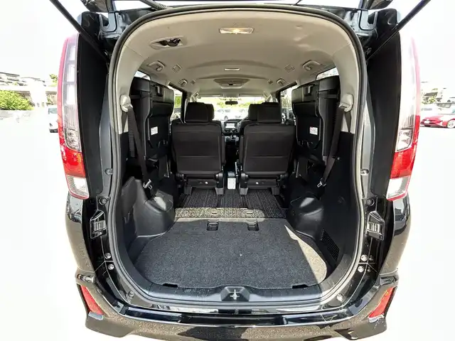 トヨタ ノア Si 岡山県 2014(平26)年 6.5万km ブラック 純正ナビ/フルセグTV、CD、DVD、Bluetooth、AM、FM/バックカメラ/ビルトインETC/両側パワースライドドア/スマートキー/プッシュスタート