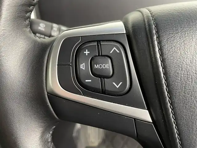 トヨタ エスティマ ハイブリッド アエラス プレミアム 道央・札幌 2018(平30)年 3.7万km ホワイトパールクリスタルシャイン ・4WD/・寒冷地仕様/・純正ナビ/　BT/SD/CD/DVD/USB/HDMI/フルセグ/・バックカメラ/・純正ビルトインETC/・前方ドライブレコーダー/・フリップダウンモニター/・クルーズコントロール/・衝突軽減ブレーキ/・レーンキープアシスト/・横滑り防止/・先行車発進アラーム/・MODELLISTAエアロ/　フロント/サイド/リア/・両側パワースライドドア/・D席パワーシート/・LEDヘッドライト/・オートライト/・オートマチックハイビーム/・社外スタッドレスAW積込（215/60/R17）/・純正フロアマット/・プッシュスタート/・スマートキー×2