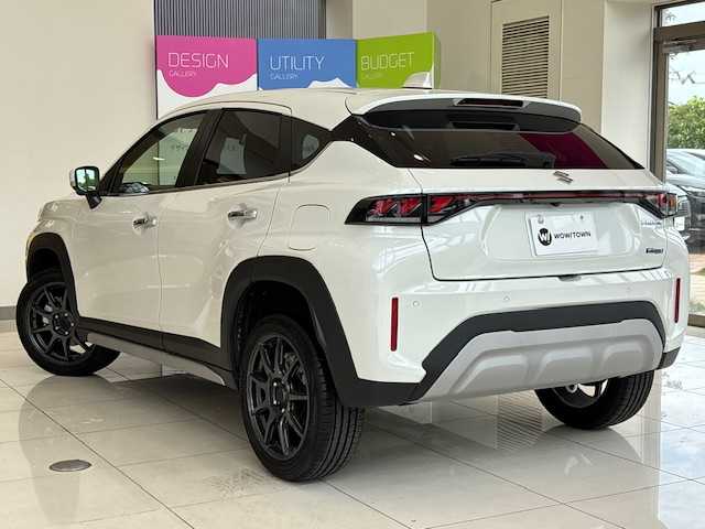 スズキ フロンクス 埼玉県 2024(令6)年 0.3万km アークティックホワイトパール デュアルセンサーブレーキサポートII/純正メモリーナビ/ BT/フルセグ/USB/AppleCarPlay/AndroidAuto/全方位カメラ/ハーフレザーシート/シートヒーター/LEDヘッドライト/ワイヤレス充電/コーナーセンサー/ヘッドアップディスプレイ/アダクティブクルーズコントロール/レーンキープアシスト/ETC/スマートキー×2/禁煙車