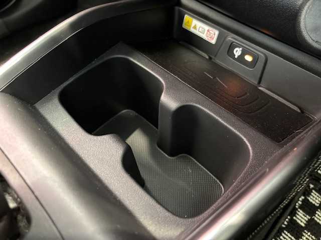 スズキ フロンクス 埼玉県 2024(令6)年 0.3万km アークティックホワイトパール デュアルセンサーブレーキサポートII/純正メモリーナビ/ BT/フルセグ/USB/AppleCarPlay/AndroidAuto/全方位カメラ/ハーフレザーシート/シートヒーター/LEDヘッドライト/ワイヤレス充電/コーナーセンサー/ヘッドアップディスプレイ/アダクティブクルーズコントロール/レーンキープアシスト/ETC/スマートキー×2/禁煙車