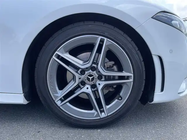 メルセデス・ベンツ Ｍ・ベンツ Ａ２００ｄ AMGライン 東京都 2019(令1)年 2.9万km ポーラホワイト レーダーセーフティパッケージ/純正ナビ/バックカメラ/シートヒーター/ハーフレザーシート/パワーシート/パドルシフト/ドライブレコーダー/ETC2.0/アクティブブレーキアシスト/アテンションアシスト/ブラインドスポットモニター/レーントレーシングアシスト/カメラ＆パーキング/純正18インチAW