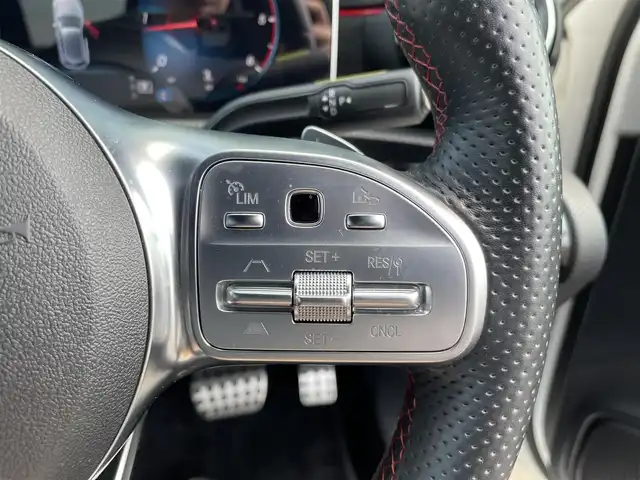 メルセデス・ベンツ Ｍ・ベンツ Ａ２００ｄ AMGライン 東京都 2019(令1)年 2.9万km ポーラホワイト レーダーセーフティパッケージ/純正ナビ/バックカメラ/シートヒーター/ハーフレザーシート/パワーシート/パドルシフト/ドライブレコーダー/ETC2.0/アクティブブレーキアシスト/アテンションアシスト/ブラインドスポットモニター/レーントレーシングアシスト/カメラ＆パーキング/純正18インチAW