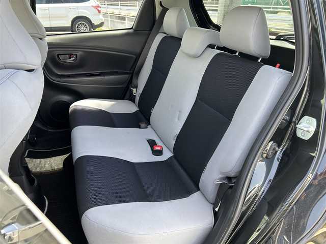 トヨタ ヴィッツ F スマートスタイル 群馬県 2015(平27)年 6.5万km ブラックマイカ 純正SDナビ/（FM AM CD SD ワンセグTV Bluetooth)/バックカメラ/コーナーセンサー/ダブルエアバッグ/ビルトインETC/プッシュスタート/純正フロアマット/取扱説明書/保証書/記録簿