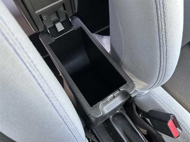トヨタ ヴィッツ F スマートスタイル 群馬県 2015(平27)年 6.5万km ブラックマイカ 純正SDナビ/（FM AM CD SD ワンセグTV Bluetooth)/バックカメラ/コーナーセンサー/ダブルエアバッグ/ビルトインETC/プッシュスタート/純正フロアマット/取扱説明書/保証書/記録簿