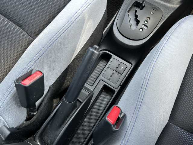 トヨタ ヴィッツ F スマートスタイル 群馬県 2015(平27)年 6.5万km ブラックマイカ 純正SDナビ/（FM AM CD SD ワンセグTV Bluetooth)/バックカメラ/コーナーセンサー/ダブルエアバッグ/ビルトインETC/プッシュスタート/純正フロアマット/取扱説明書/保証書/記録簿