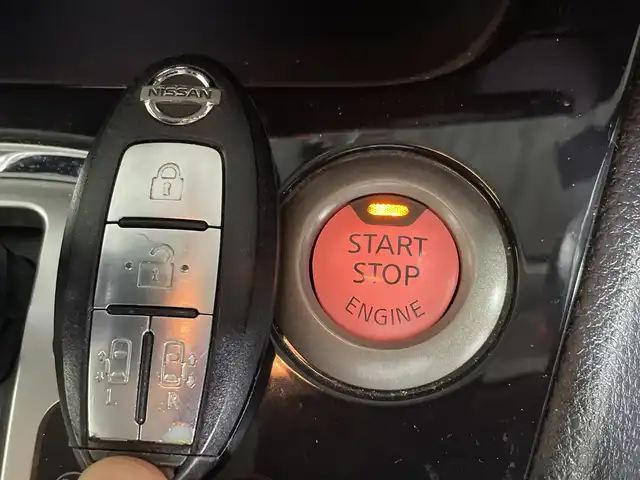 日産 セレナ ハイウェイスター Vセレクション 福岡県 2012(平24)年 12.3万km スチールブルー 純正メモリナビ/・CD/DVD/BT/フルセグTV/・バックモニター/純正フリップダウンモニター/両側パワースライドドア/クルーズコントロール/ETC/スマートキー/・プッシュスタート/・スペアキー/革巻きステアリング/純正16インチアルミホイール/純正フロママット