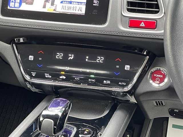 ホンダ ヴェゼル ハイブリッド Z 宮崎県 2014(平26)年 5.4万km ティンテッドシルバーM 衝突軽減ブレーキ　/純正ナビ/ＬＥＤ　/ＥＴＣ　/フルセグＴＶ　/クルーズコントロール　/スマートキー　/純正フロアマット　/純正アルミホイール　/ハーフレザー　/シートヒーター　/パドルシフト　/ドアバイザー